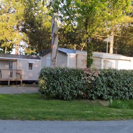 Hotel Camping Les Peupliers Saint-Pere-en-Retz Exterior foto