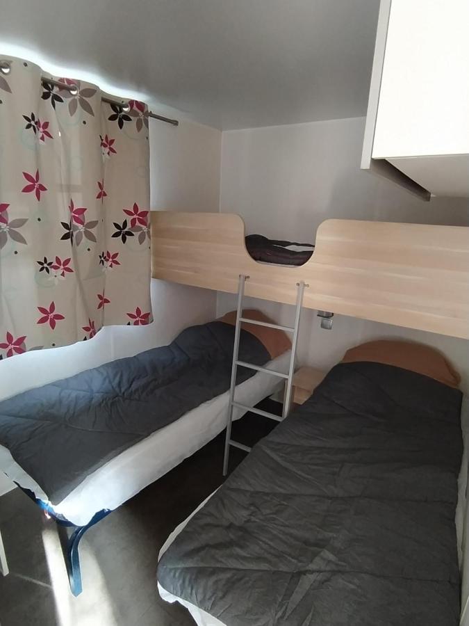 Hotel Camping Les Peupliers Saint-Pere-en-Retz Exterior foto