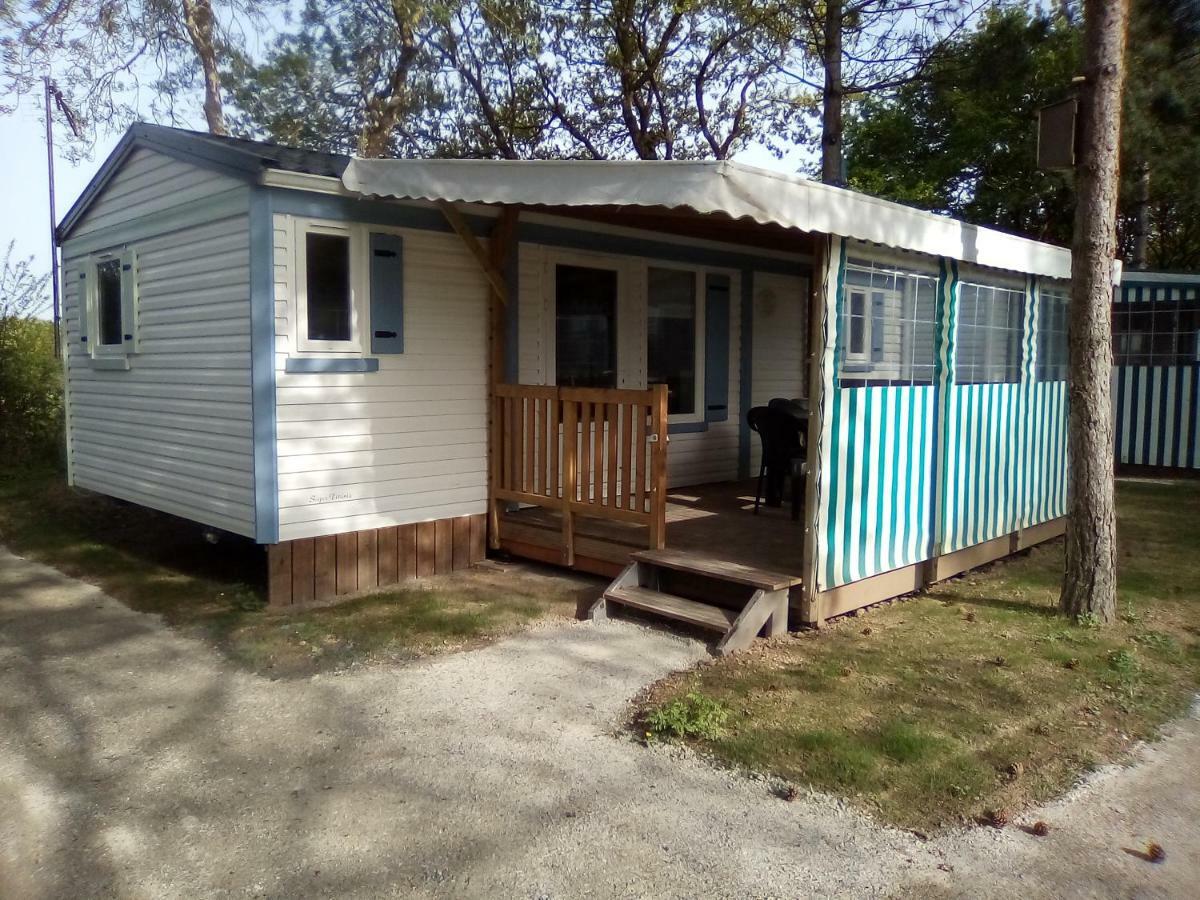 Hotel Camping Les Peupliers Saint-Pere-en-Retz Exterior foto